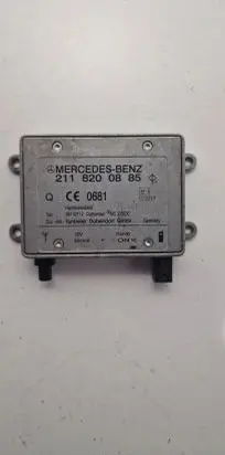 Mercedes-Benz E W211 Antenna control unit 2118200885 09702112