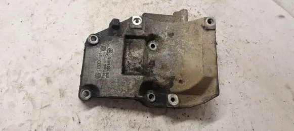 Audi A4 S4 B7 8E 8H A/C compressor mount bracket 038260885C