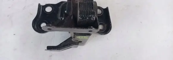 Nissan X-Trail T32 Engine mount bracket 4521187967