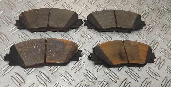 Toyota RAV 4 (XA40) Brake pads (front) 