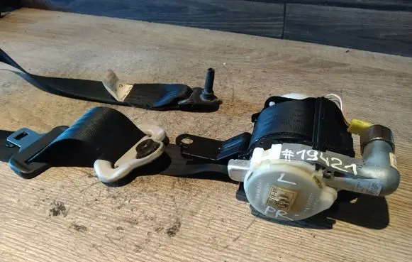 Mazda 2 Front seatbelt BGD530091