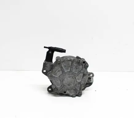 Volkswagen PASSAT CC Vacuum pump 03L145100F