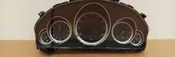 Mercedes-Benz E C207 W207 Speedometer (instrument cluster) A2129004704 A2C53376538 000552