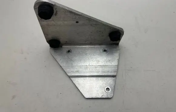 Land Rover Discovery 4 - LR4 Pneumatic air compressor holding bracket 108391