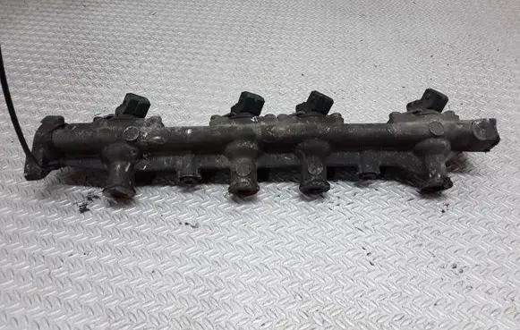 Renault Espace III Fuel main line pipe