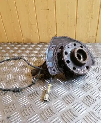 Opel Vectra B Front wheel bearing hub 