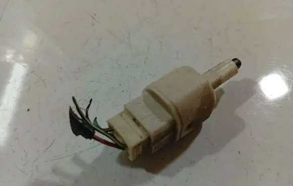 Toyota Avensis T250 Brake pedal sensor switch