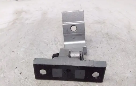 BMW 5 E60 E61 Rear door lower hinge 7068090
