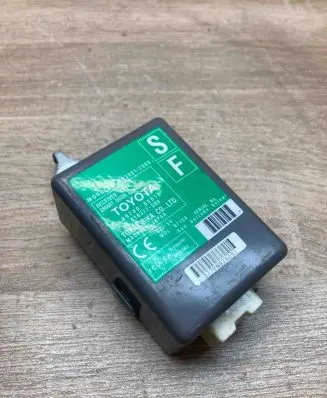 Toyota Avensis T270 Door control unit/module 8974005010 61B377000