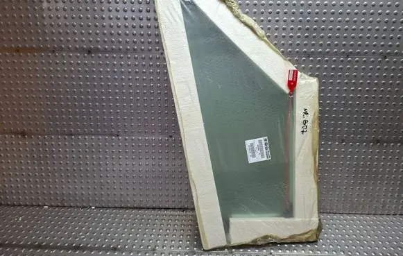 Fiat Ducato Front door window glass four-door S26337607 1363018080
