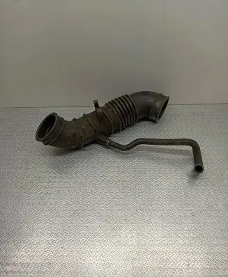 Mazda 323 Air intake hose/pipe BP0113221