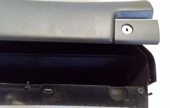 Mercedes-Benz C W203 Glove box central console 