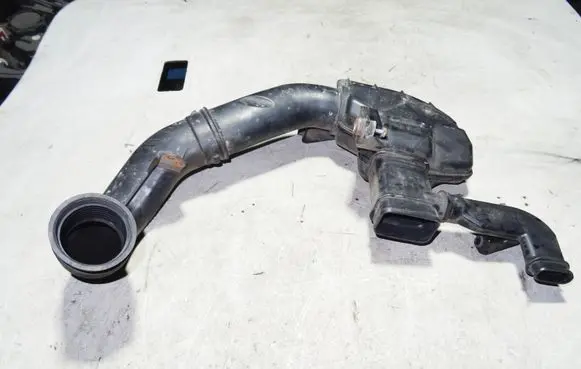 Engine coolant pipe/hose