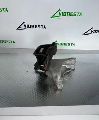 Honda HR-V Engine mount bracket