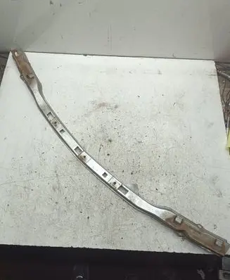Nissan X-Trail T30 Radiator mount bracket 62240