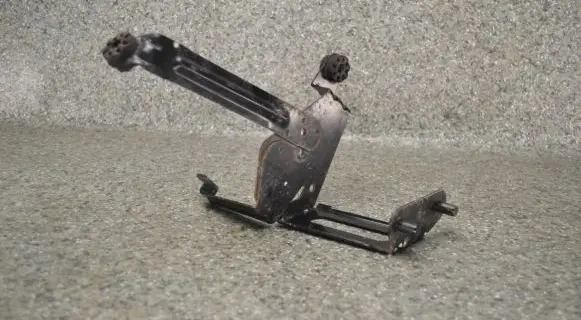 BMW 3 E46 ABS pump bracket 