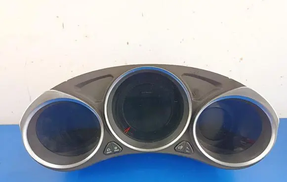 Speedometer (instrument cluster)