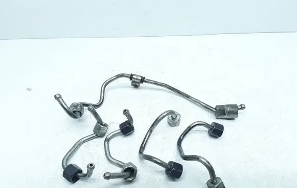 Volvo S90, V90 Fuel injector supply line/pipe 31303504