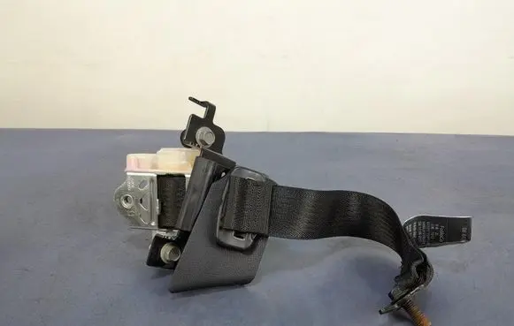 Ford Mustang VI Front seatbelt FR3B63611B69BJ