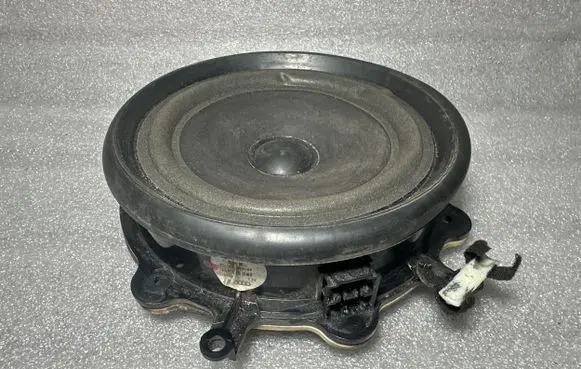 Audi A4 S4 B6 8E 8H Front door speaker 8E0035411
