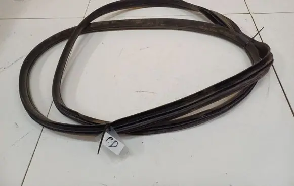Toyota Aygo AB10 Rubber seal front coupe door 