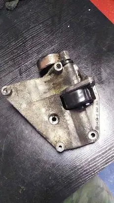 BMW 3 E46 A/C compressor mount bracket 2247388