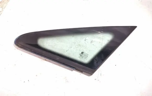 Opel Zafira B Front triangle window/glass E643R007951