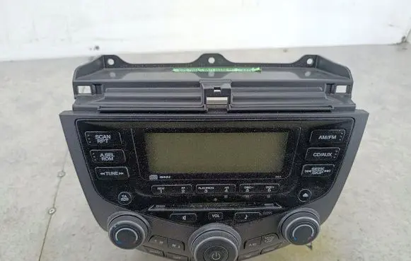 Honda Accord Radio/CD/DVD/GPS head unit 
