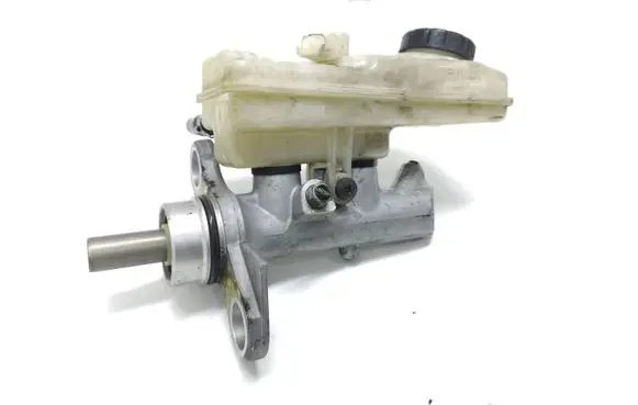 Renault Megane II Master brake cylinder