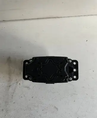 Multifunctional control switch/knob
