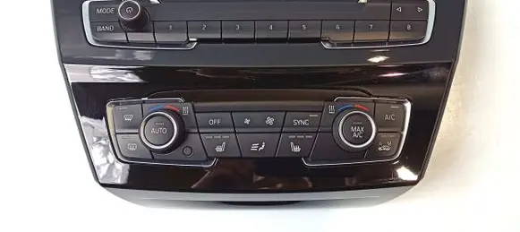Radio/CD/DVD/GPS head unit