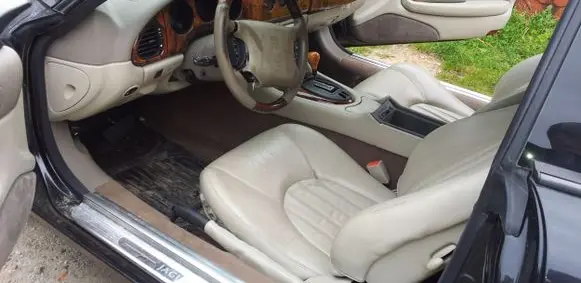 Steering wheel buttons/switches