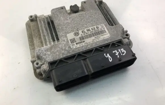 Volkswagen Golf VI Other control units/modules 03L906018BA