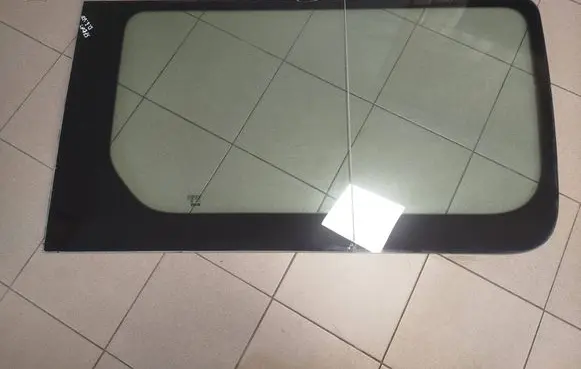 Mercedes-Benz Sprinter W906 Side middle window/glass 43R001167