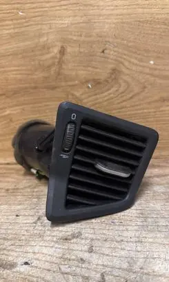Volvo V70 Dashboard side air vent grill/cover trim 3409373