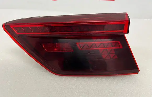 Volkswagen Tiguan Tailgate rear/tail lights 5NA945308D 2SA01252202 00657789
