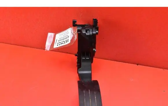 Renault Captur Accelerator throttle pedal 180029347R