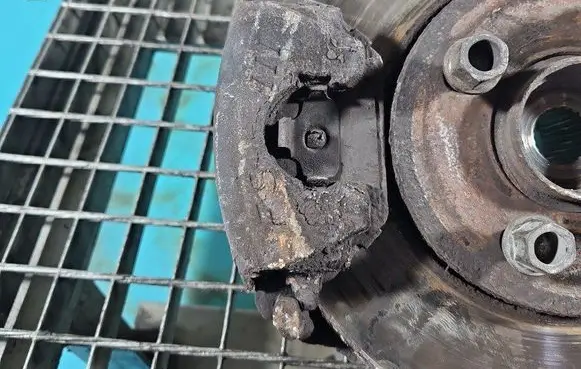 Front brake caliper