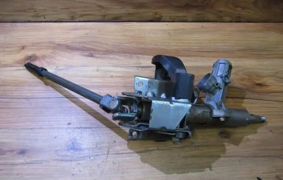 Alfa Romeo 156 Steering wheel axle 025062c525 07353809570