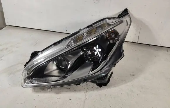 Peugeot 208 I Headlight/headlamp 9810805780 90047883
