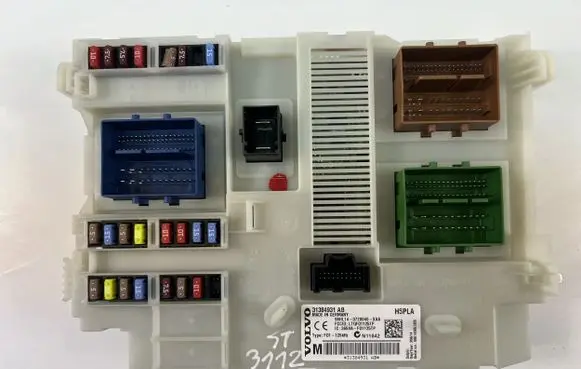 Volvo V60 Fuse box set 31384931AB