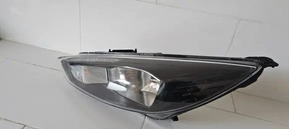 Ford Focus Headlight/headlamp F1EB13W030