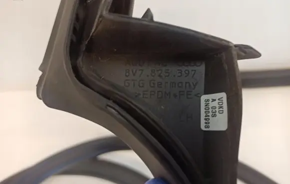 Audi A3 S3 8V Sunroof sealing rubber 8V7825397A