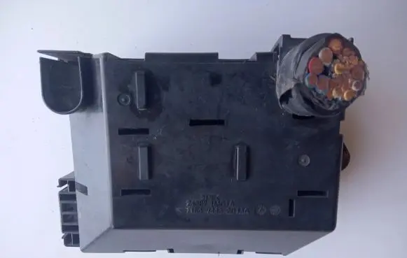 Infiniti Q70 Y51 Fuse box set 243821MG1A