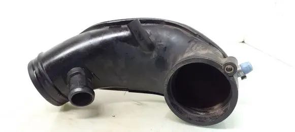 Audi A4 S4 B6 8E 8H Air intake duct part 06C133354G