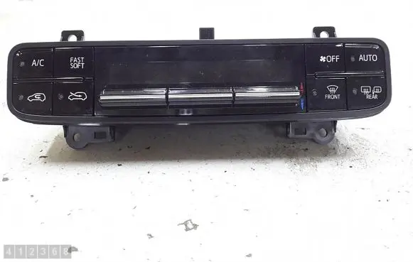 Toyota Auris E180 Climate control unit 5590002c90