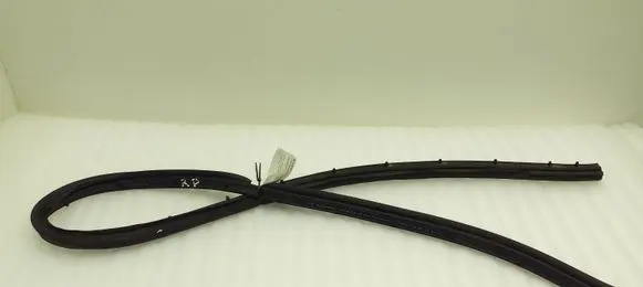 Peugeot RCZ Rubber seal front coupe door YM18500680