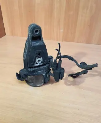 Peugeot 607 Engine mount bracket 326C65
