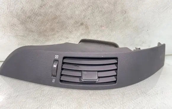 Toyota Corolla Verso AR10 Dashboard side air vent grill/cover trim 6556434010