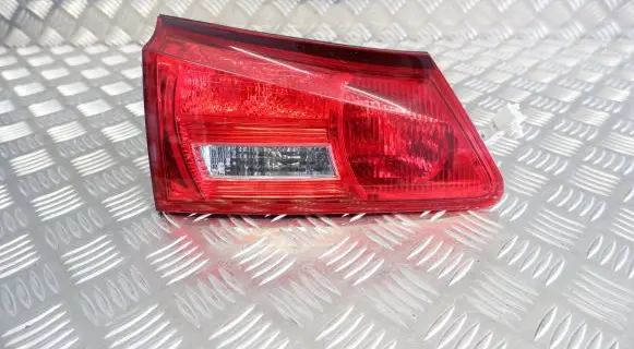 Lexus IS 220D-250-350 Tailgate rear/tail lights 8159153070 8159153071